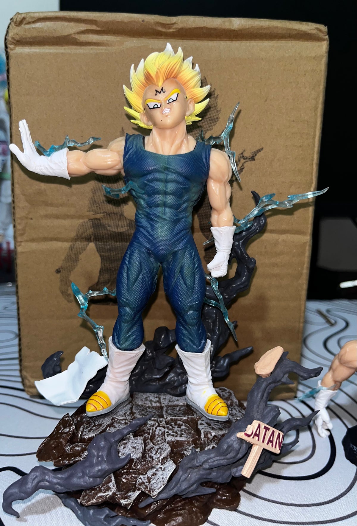 Majin Vegeta – Statue & Bust Set