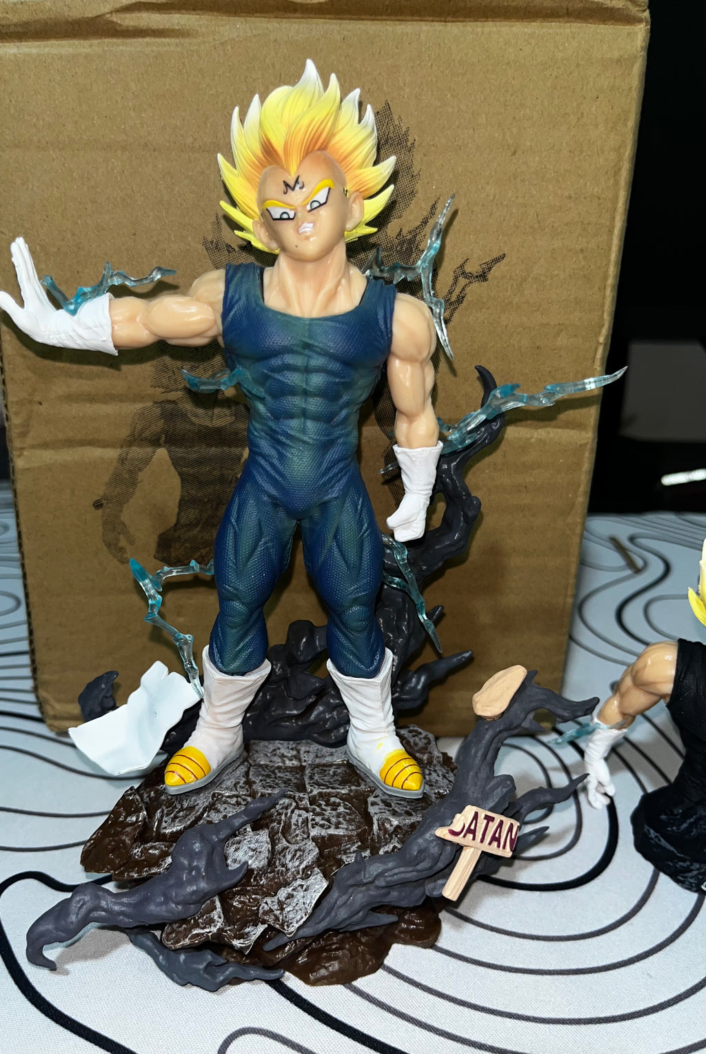 Majin Vegeta – Statue & Bust Set